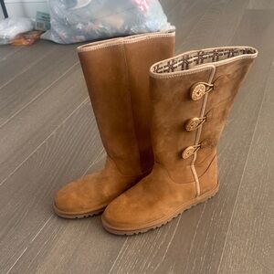 UGG Tan Women's Winter Boots with Side Buttons Annarosa